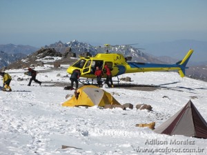 Helicóptero em Nido de Condores - Aconcágua