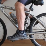 Pé posicionado corretamente no pedal